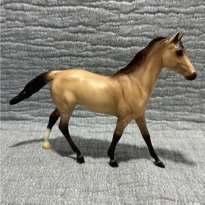 Breyer HORSE 61061 Classic Buckskin Dun Mare Ruffian Mold 2013-2018 7”HIGH